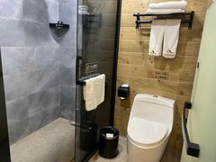 -闲隅江景艺术酒店(解放碑洪崖洞总店)