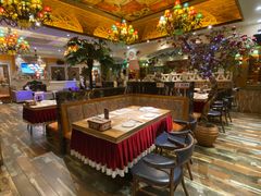 餐具摆设-聪英餐厅