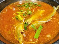 -野山舂·贵州现舂酸汤火锅(鸿通城店)