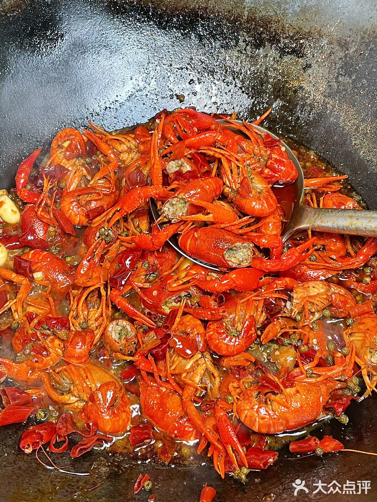 新鲜的黄牛肉和碳烤才是烧烤的爆香灵魂