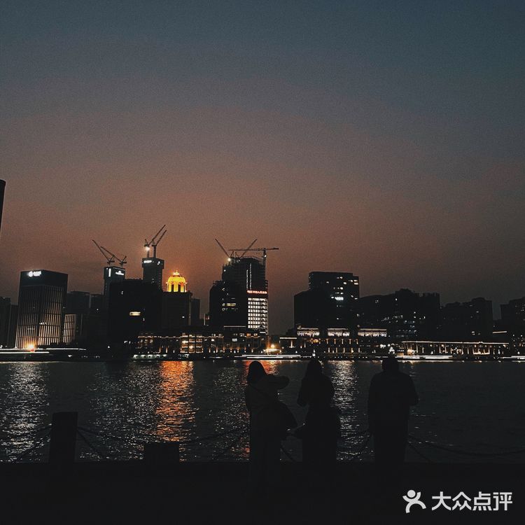 📸 拍照圣地｜滨江大道隐藏大片拍照点 艺仓美术馆