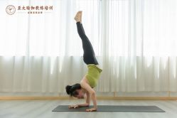 -亚太瑜伽普拉提学院