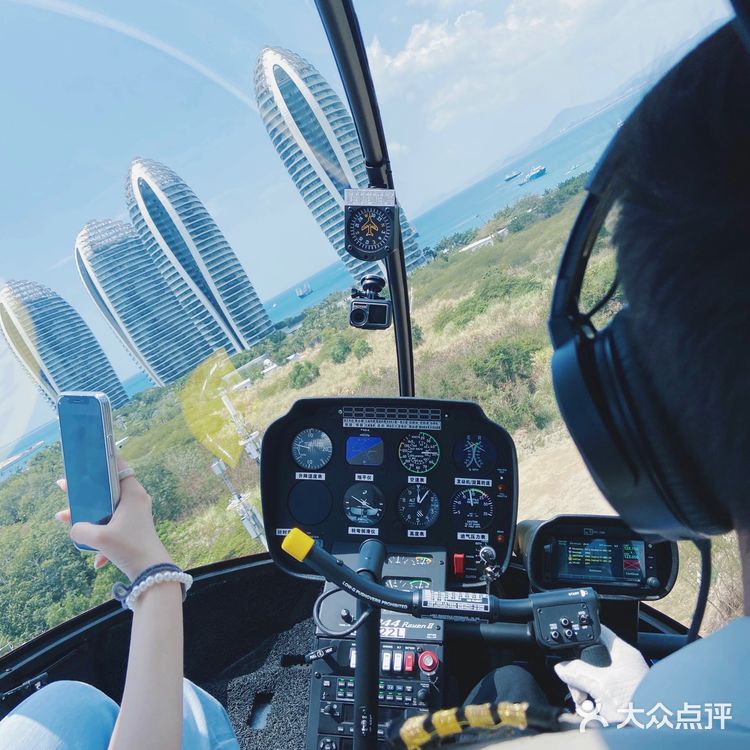 🚁 三亚旅行·直升机初体验 当飞行员俯瞰全三亚