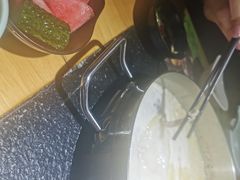 -洪氏嗨捞·广东猪肚鸡·椰子鸡火锅(西咸万象城店)