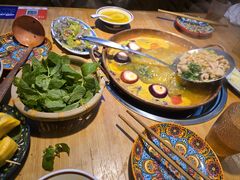 -洱火云南酸菜牛肉火锅(石景山当代商城店)