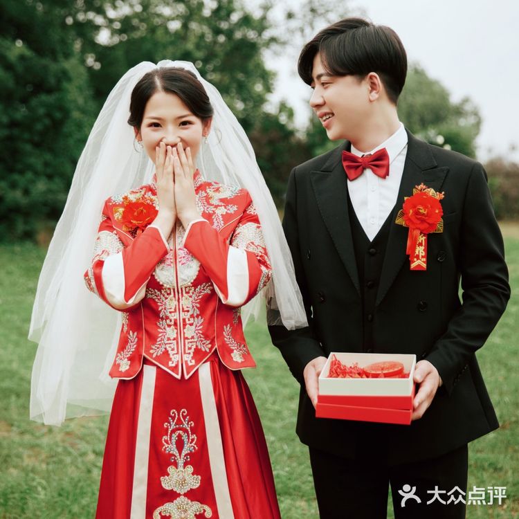 新中式婚纱照┃秀禾外景婚纱照