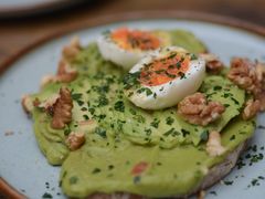 牛油果煮蛋吐司-RAC BAR(安福路店)