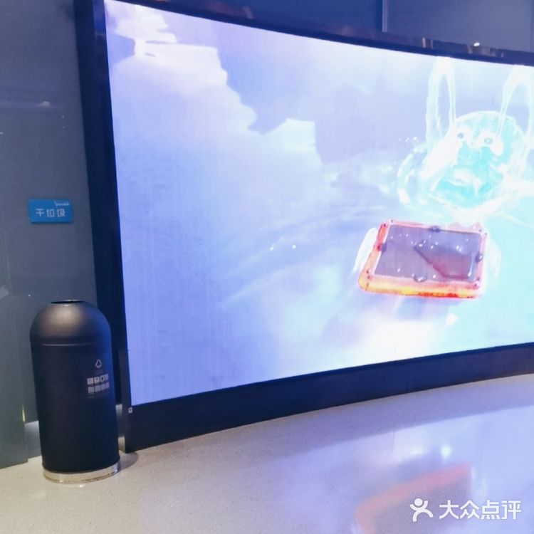 羊排淋上特制的酱料！鲜嫩爽口［色］真的