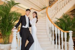 -现代经典婚纱摄影