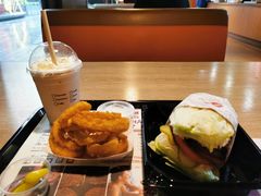 -The Habit Burger Grill 哈比特汉堡(复兴soho店)