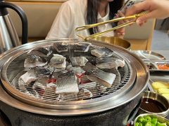 -围炉肉舍•炭烤活鳗•丹东海鲜烤肉(步行街店)