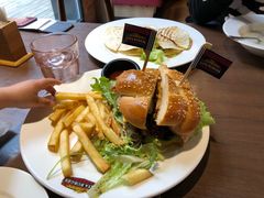 -拉亚汉堡经典餐厅(商城路店)