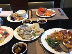 -大中华希尔顿酒店-念自助餐·嗨啤·小龙虾