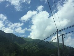 -安吉龙王山峡谷漂流