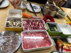 -杨老板·海鲜集市火锅·鲜切牛肉(中防万宝店)