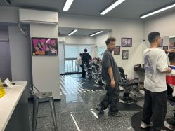 -15C7 男士理发馆 烫染专业店