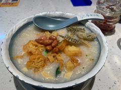 金牌荔湾艇仔粥-华辉拉肠(宝华店)