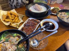 -爆炸头阿姨小四川正宗川味小吃(无任何分店)