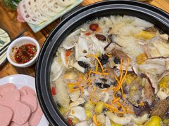 -菌之家·专业纯野生菌火锅·特色炒菌