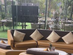 -深圳温德姆至尊酒店·大堂吧·户外花园