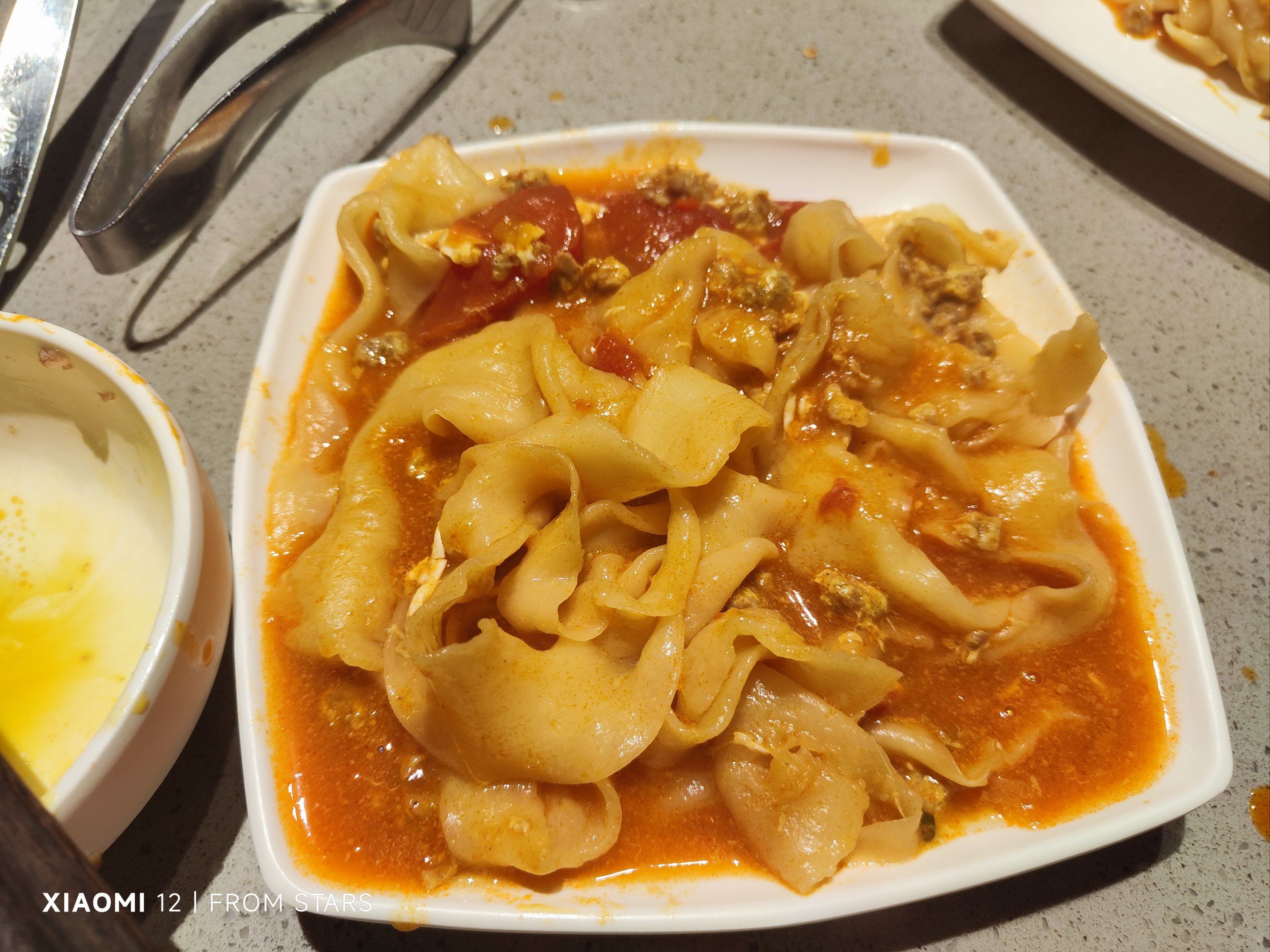 海底捞的自制番茄捞面是一款受到许多人喜爱的面