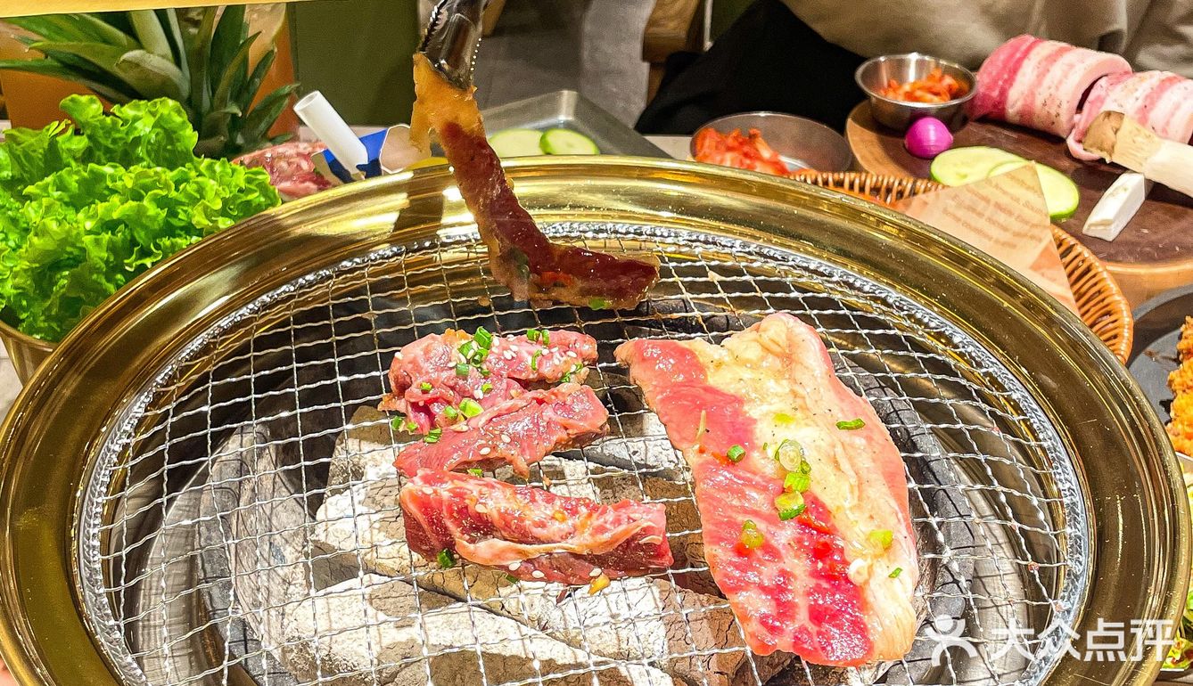 成都新店 | 终于吃到赵露思同款烤肉[胜利]