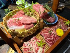 -山川小町·极番烧肉(新地假日广场店)