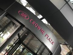 -上海滴水湖皇冠假日酒店