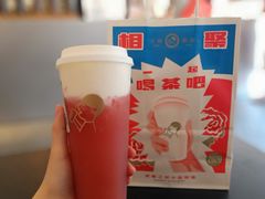 芝芝莓莓桃-喜茶(东莞汇一城店)
