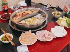 红汤锅底-储奇门鳝鱼火锅(总店)