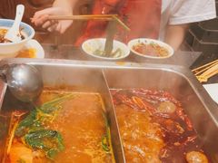 -百年川椒重庆老火锅(光谷店)