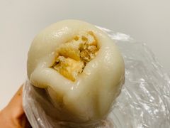 咸蛋黄加肉松年糕团-上海虹口糕团食品厂(茂名路店)