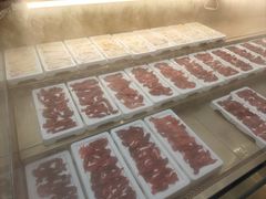 -来龍儿鲜切牛肉自助老火锅