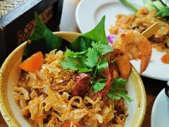 -Chom Cafe and Restaurant