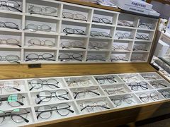 -沪睛眼镜蔡司官方授权店(金桥佳林路店)