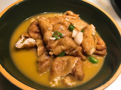 鱼汤焖油豆腐-佬麻雀·新湘菜(珠海金发购物中心店)