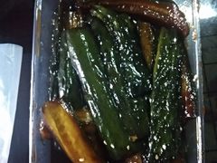 -狗撵鸭(泰山公寓店)