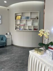 -苗方清颜专业祛痘·皮肤管理
