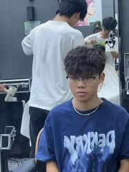 点击看大图 -藤野造型专业烫染接发