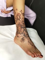 -Black Tattoo Studio