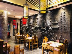 -沪小二炭火蛙锅(淮海中路美食不夜城店)