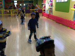 -阿布溜溜(同曦假日百货店)