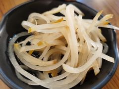 酸甜疙瘩丝-丽虹云南过桥米线(兴工街店)