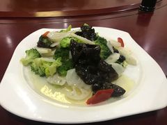 -溢心园香河肉饼总店
