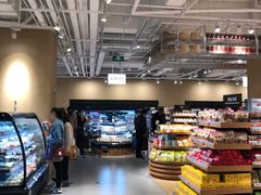 面包甜点陈列柜-七鲜超市(瑞虹天地太阳宫店)