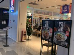 门面-俏凤凰(美林M·LIVE天地东座店)