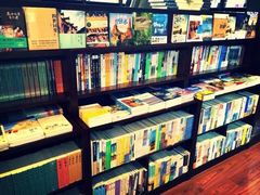 -新华书店(泉城路店)