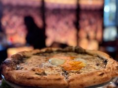 招牌黑松露温泉蛋披萨-IL TEATRO 精品意大利餐厅