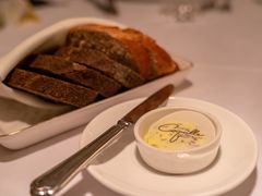 餐前面包黄油-壳里西餐厅Coquille Seafood Bistro(蒙自路店)