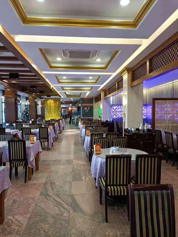 沪江香满楼-"菜很精致,口味地道,而且量不算小,价格对.